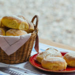 Selbstgebackene Brötchen mit Mehl aus der Harzer Mühle